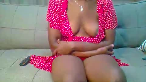 Snapshot of prettyqueen254 chatting on 02/11/25, 10:28 pretty queen online show from 02/11/25, 10:28