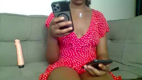 Snapshot of prettyqueen254 chatting on 10/28/25, 08:11 pretty queen online show from 10/28/25, 08:11