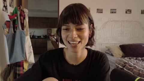 Snapshot of prettyrare chatting on 02/25/26, 10:19 Juli online show from 02/25/26, 10:19