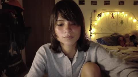 Snapshot of prettyrare chatting on 08/08/26, 01:19 Juli online show from 08/08/26, 01:19
