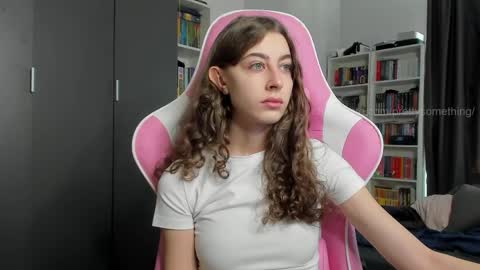 Sophie  next stream will be at Monday  i will wait you guys  online show from 04/06/26, 06:36
