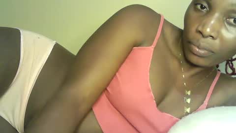 Snapshot of prettyvish chatting on 06/29/26, 08:31 prettyvish online show from 06/29/26, 08:31