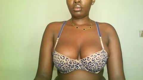 prettyvishy online show from 02/18/25, 03:21