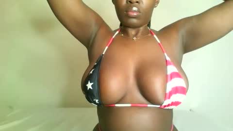 prettyvishy online show from 10/13/25, 02:44