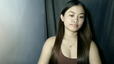 Snapshot of prettyyy_lovelyyy chatting on 06/17/26, 11:45 prettyyy_lovelyyy online show from 06/17/26, 11:45