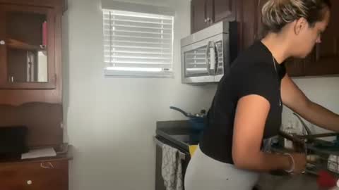 prettyyykittyyy22 online show from 09/23/25, 03:26