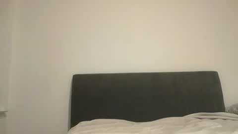 Snapshot of prettyyykittyyy22 chatting on 06/15/26, 03:42 prettyyykittyyy22 online show from 06/15/26, 03:42