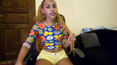 Snapshot of priceless_sexy chatting on 06/28/26, 07:20 priceless_sexy online show from 06/28/26, 07:20