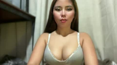 Snapshot of pricelessbeautyxxx chatting on 06/11/26, 06:06 TINA online show from 06/11/26, 06:06