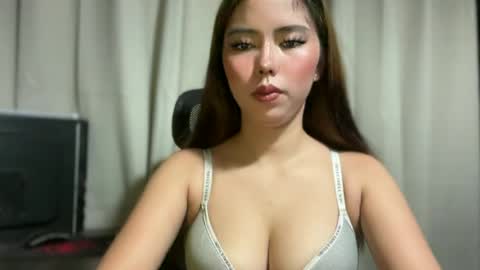 Snapshot of pricelessbeautyxxx chatting on 07/05/26, 10:17 TINA online show from 07/05/26, 10:17