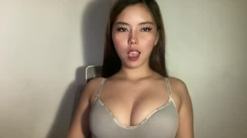 Snapshot of pricelessbeautyxxx chatting on 07/06/26, 01:19 TINA online show from 07/06/26, 01:19