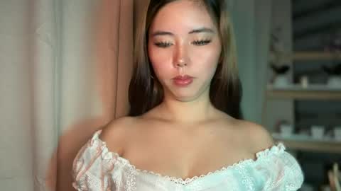 Snapshot of pricelessbeautyxxx chatting on 08/04/26, 02:04 TINA online show from 08/04/26, 02:04
