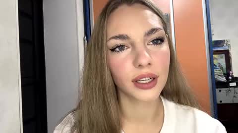 Amelia online show from 11/14/25, 07:01