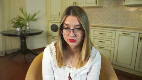 Snapshot of primrosegartrell chatting on 09/30/25, 03:22 Liza online show from 09/30/25, 03:22