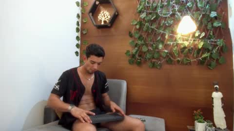 Snapshot of prince_arthur77 chatting on 01/10/25, 04:20 prince_arthur77 online show from 01/10/25, 04:20