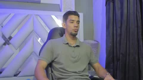 Snapshot of prince_arthur77 chatting on 01/22/25, 12:49 prince_arthur77 online show from 01/22/25, 12:49
