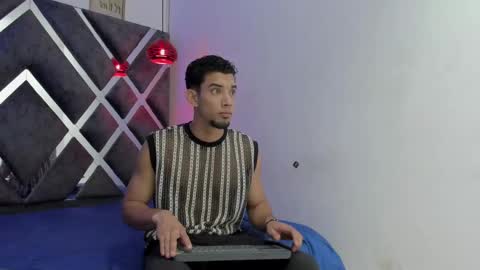 Snapshot of prince_arthur77 chatting on 01/26/25, 12:33 prince_arthur77 online show from 01/26/25, 12:33