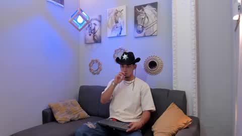 Snapshot of prince_arthur77 chatting on 02/08/25, 12:39 prince_arthur77 online show from 02/08/25, 12:39