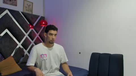 Snapshot of prince_arthur77 chatting on 02/25/25, 01:06 prince_arthur77 online show from 02/25/25, 01:06