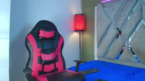 prince_arthur77 online show from 04/21/26, 01:28