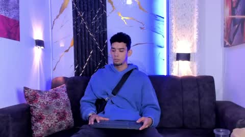 prince_arthur77 online show from 05/08/26, 12:43