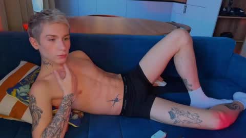 HUNTER LEO KEVIN online show from 04/17/26, 03:09