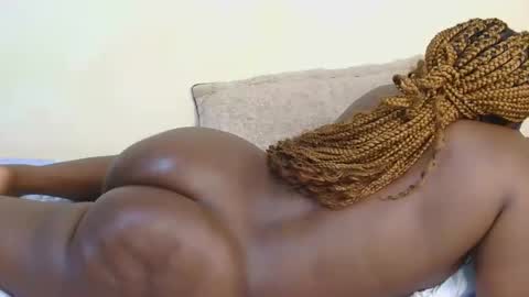 Queen of nyash online show from 04/14/26, 01:22