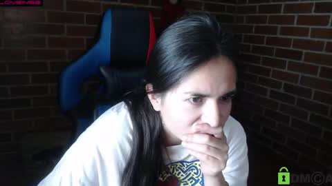 Snapshot of princesa_leia_zathur chatting on 05/04/26, 11:23 Leia online show from 05/04/26, 11:23
