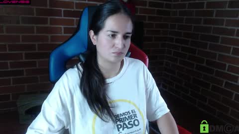 Snapshot of princesa_leia_zathur chatting on 05/05/26, 09:23 Leia online show from 05/05/26, 09:23