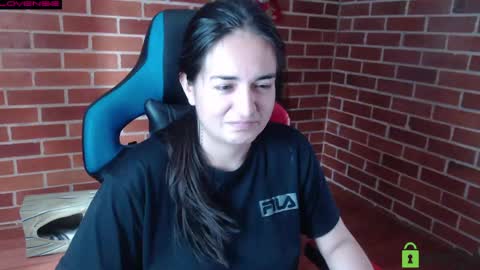 Snapshot of princesa_leia_zathur chatting on 05/11/26, 02:34 Leia online show from 05/11/26, 02:34