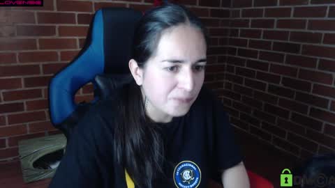 Snapshot of princesa_leia_zathur chatting on 05/12/26, 09:45 Leia online show from 05/12/26, 09:45