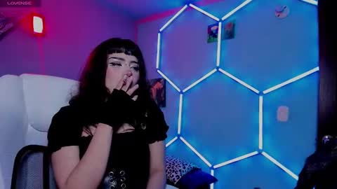 Snapshot of princesita_valija chatting on 10/23/25, 03:17 Beth   online show from 10/23/25, 03:17