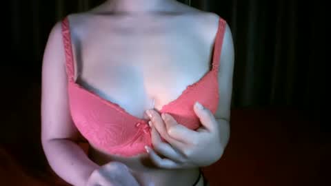 Snapshot of princess916446 chatting on 01/10/25, 02:02   princess   online show from 01/10/25, 02:02