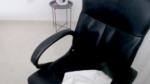 valery dollx online show from 04/15/26, 12:17