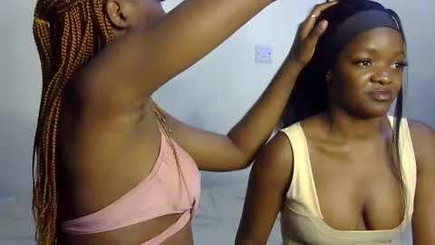 Snapshot of princess_bee1 chatting on 10/23/25, 05:44 princess online show from 10/23/25, 05:44