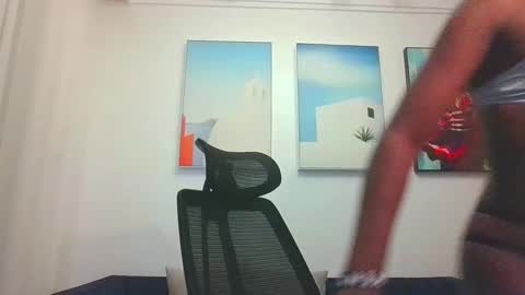 Snapshot of princess_bee1 chatting on 11/03/25, 08:32 princess online show from 11/03/25, 08:32