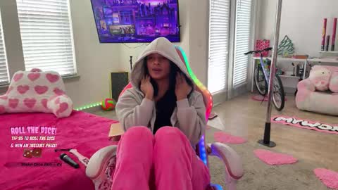 Cece  NEXT LIVESTREAM -- DEC. 4th  7 PM CST online show from 11/07/25, 07:58