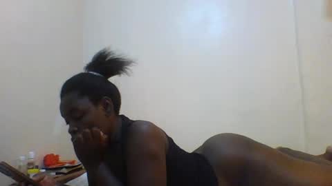 Snapshot of princess_cutie chatting on 06/25/26, 06:29 princess online show from 06/25/26, 06:29