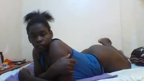 Snapshot of princess_cutie chatting on 06/27/26, 12:22 princess online show from 06/27/26, 12:22
