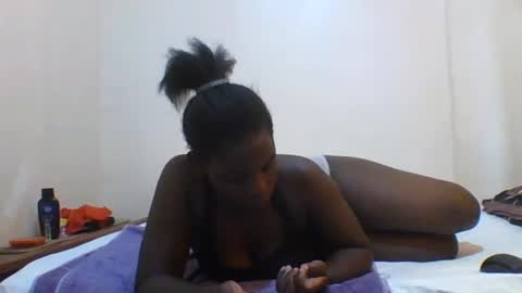 Snapshot of princess_cutie chatting on 06/30/26, 01:45 princess online show from 06/30/26, 01:45