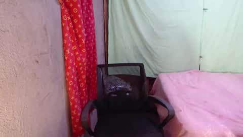 margux online show from 04/18/26, 02:48