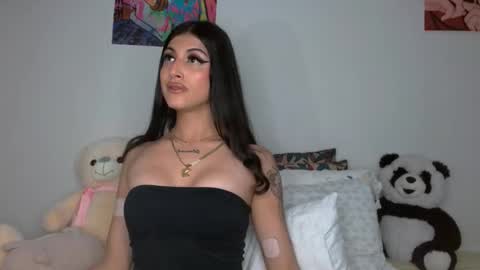 Snapshot of princess_ofyourdreams chatting on 10/31/25, 05:08 Sophie online show from 10/31/25, 05:08