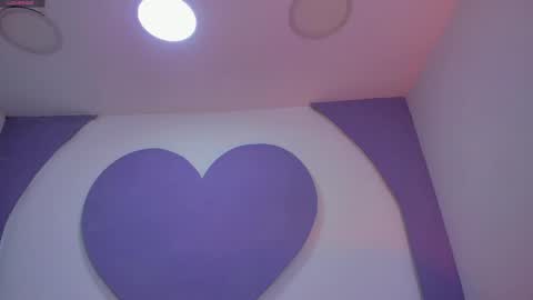 Mia online show from 04/26/26, 08:34