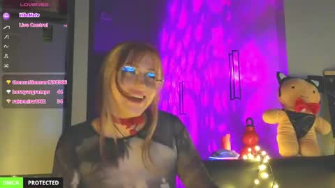 Yo Im Sofiee online show from 04/17/26, 08:56