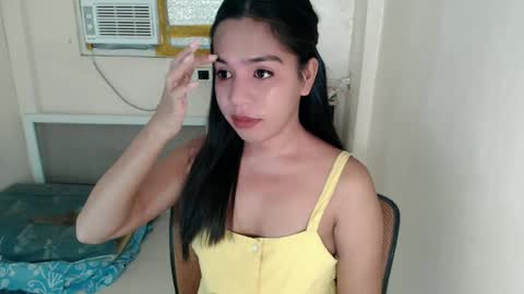 Snapshot of princess_yurie chatting on 06/27/26, 12:04 Yurie online show from 06/27/26, 12:04