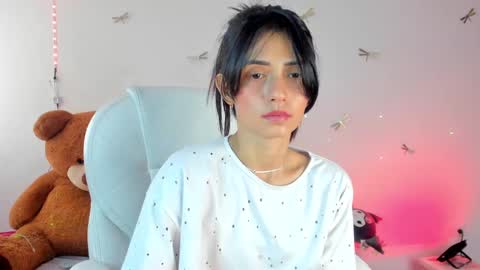 Snapshot of princessluna_14 chatting on 09/19/25, 09:59 princessluna_14 online show from 09/19/25, 09:59