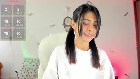 Snapshot of princessluna_14 chatting on 10/11/25, 08:29 princessluna_14 online show from 10/11/25, 08:29