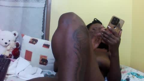Snapshot of princessmiles2 chatting on 07/05/26, 05:20 phelly online show from 07/05/26, 05:20