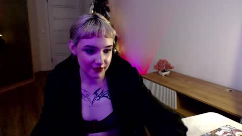 18 y.o online show from 02/13/25, 07:10
