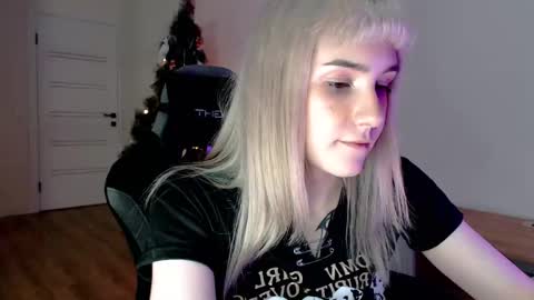 18 y.o online show from 02/18/25, 05:42